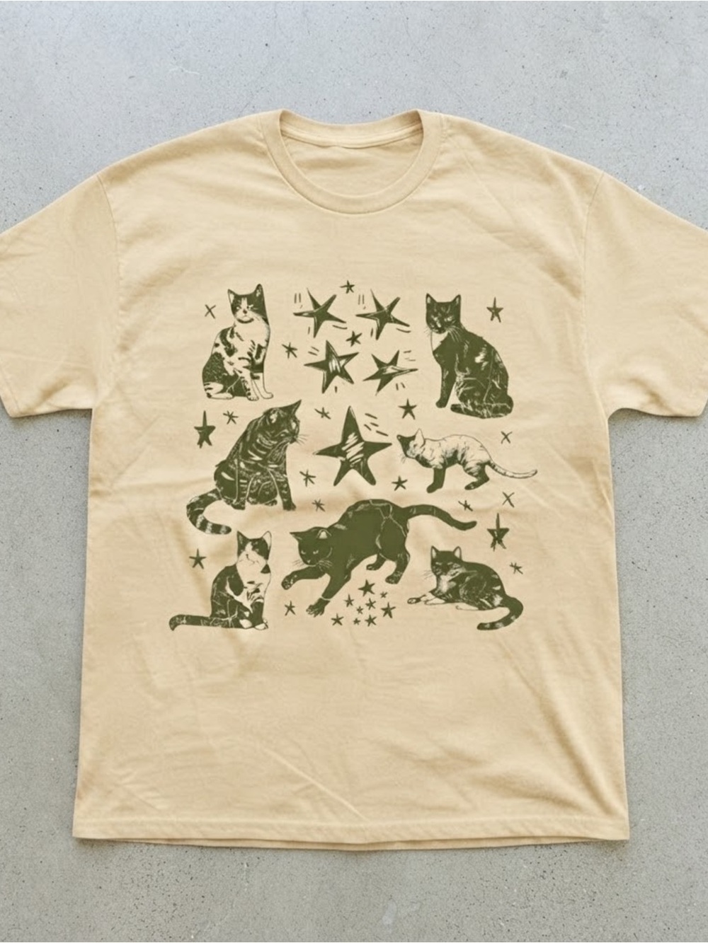 Cute Cats and Stars Graphic Beige Gildan T-Shirt